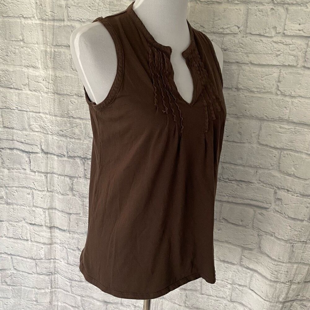 New York & Co women M scoopneck to v-cut pleated tank top brown - Picture 4 of 9